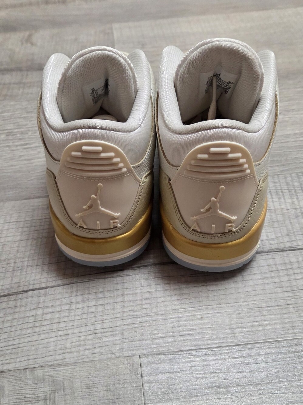 Jordan 3 Oyster - Picture 4 of 5